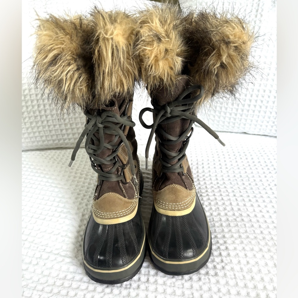Sorel Women’s Joan of Arctic Waterproof Winter Snow Boots Size 8- Black/Brown